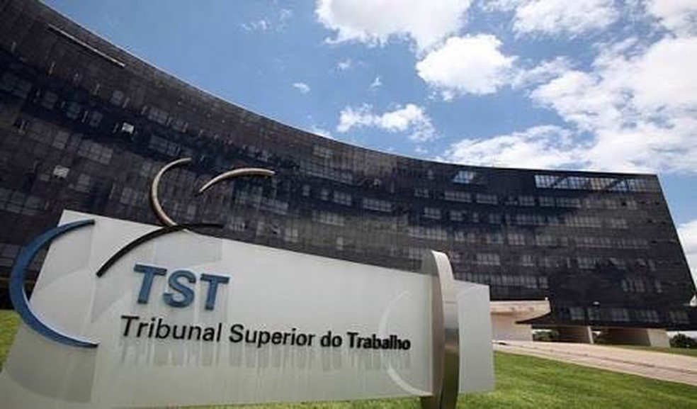 Sessão do TST sobre reforma é suspensa após questionamento de artigo