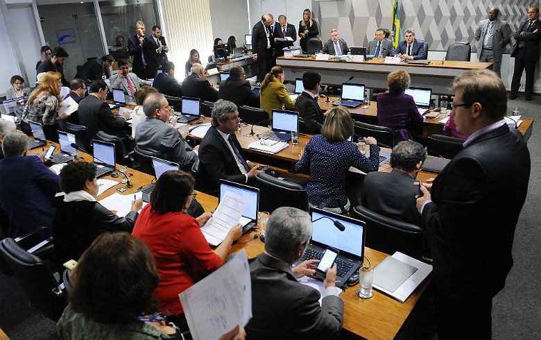 Reforma trabalhista terá batalha final no plenário do Senado
